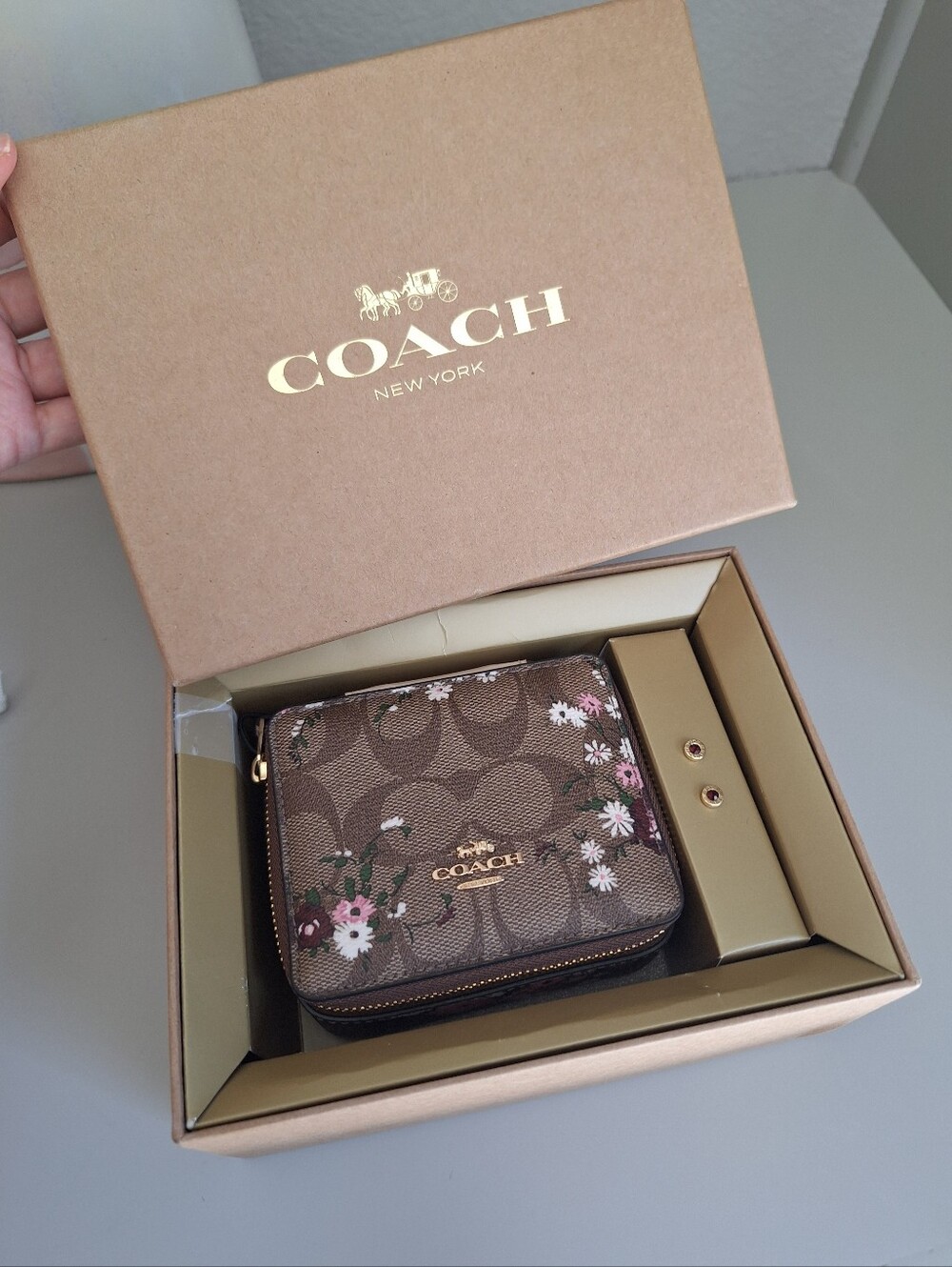 COACH BOXED LARGE JEWELRY BOX & EARRINGS SET IN SIGNATURE CANVAS FLORAL PRINT